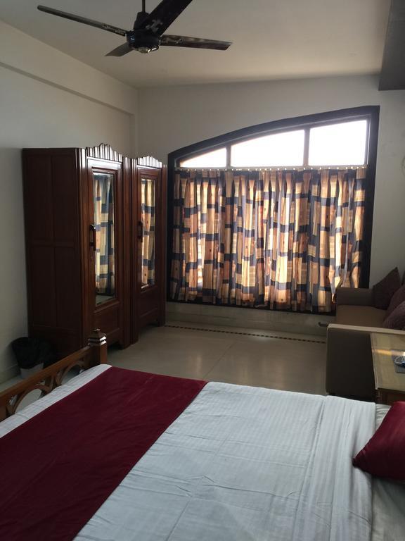 Belmont Puri Villa Buitenkant foto