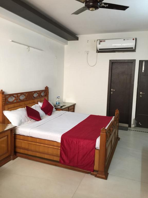 Belmont Puri Villa Buitenkant foto
