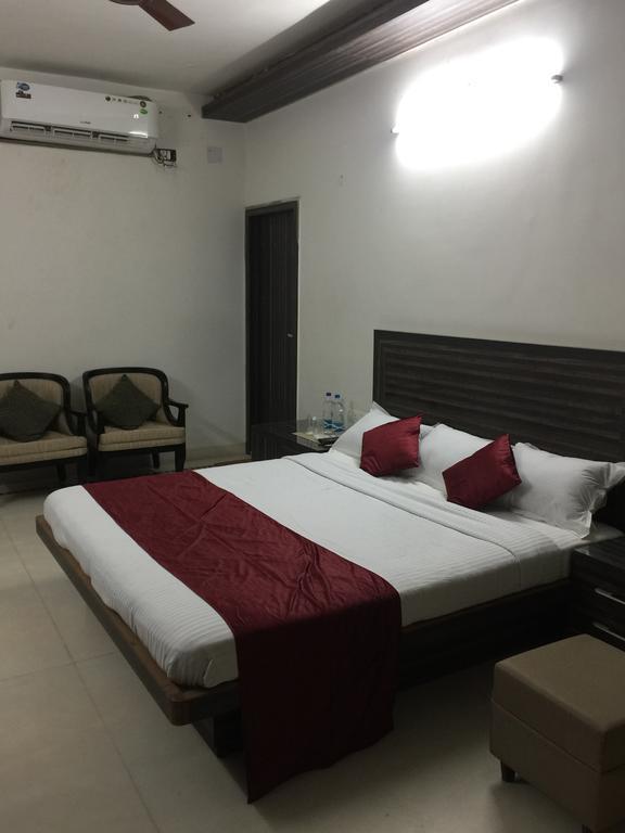 Belmont Puri Villa Buitenkant foto
