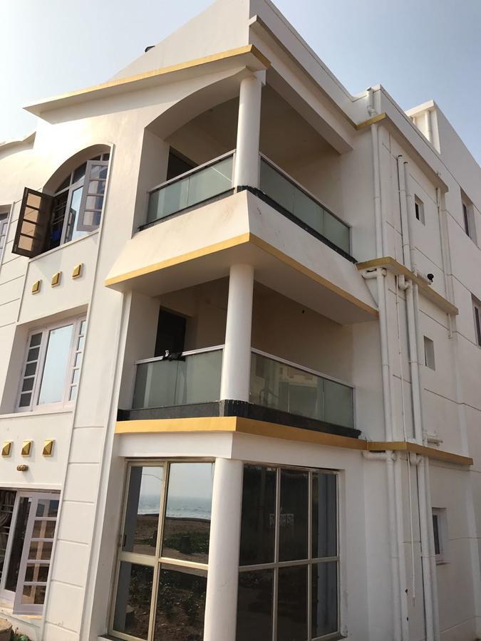 Belmont Puri Villa Buitenkant foto